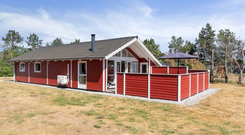 Photo of "Hialmar" - 300m from the sea