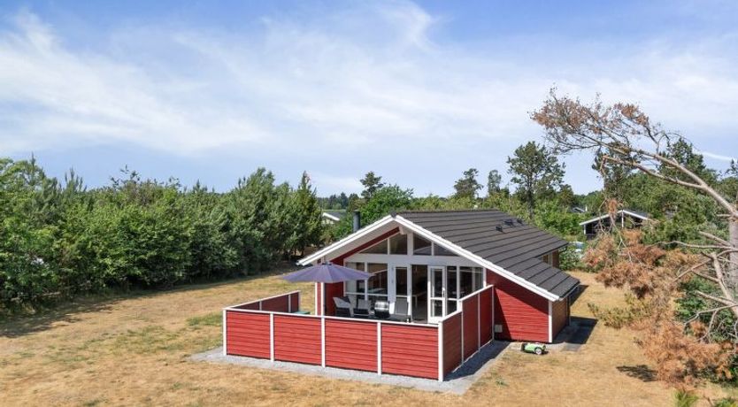 Photo of "Hialmar" - 300m from the sea