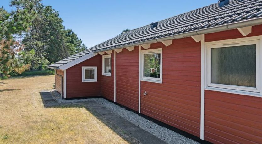 Photo of "Hialmar" - 300m from the sea