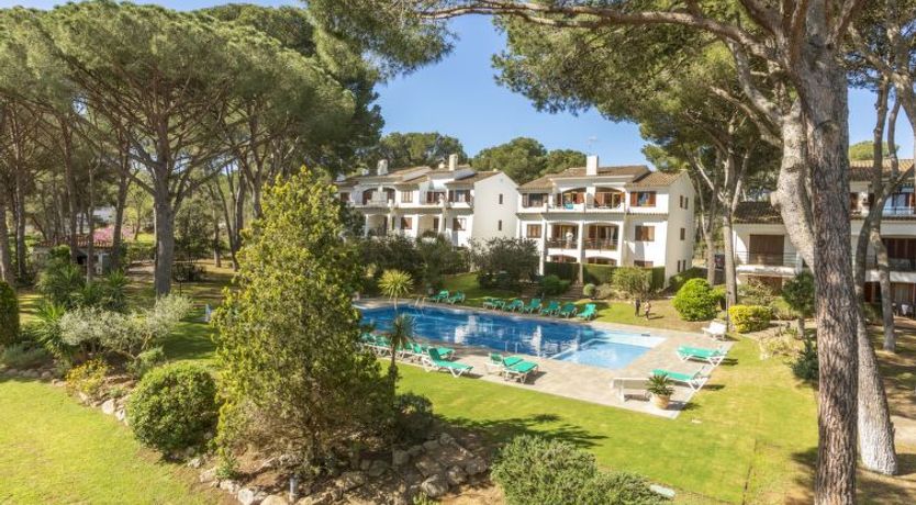 Photo of Country Club II