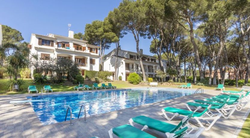 Photo of Country Club II