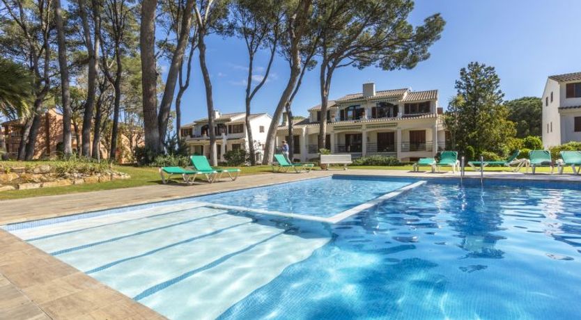 Photo of Country Club II