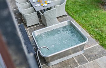 5 Bed in Halifax Holiday Home