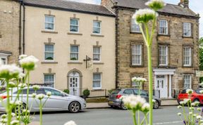 Photo of 5 Bed in Richmond