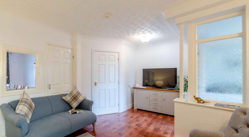 Photo of 5 Bed in Richmond