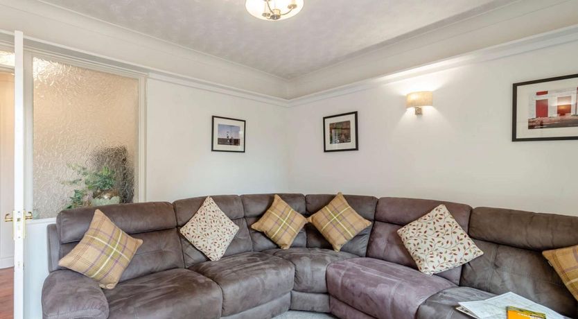 Photo of 5 Bed in Richmond