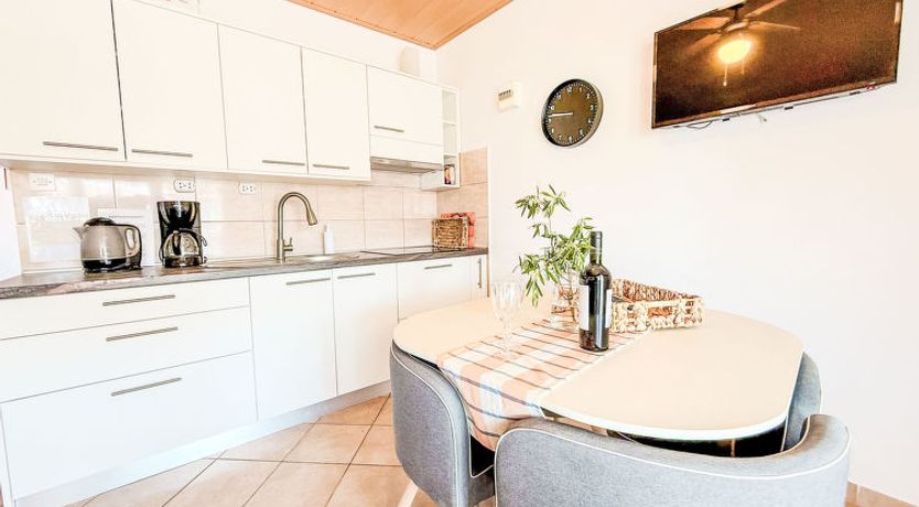 Photo of Nachtigall Vir Apartment 2