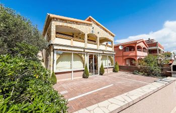 Nachtigall Vir Apartment 2 Holiday Home