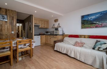 Les Marmottes Holiday Home