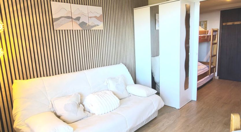 Photo of Le Vernon N 406 - ST5