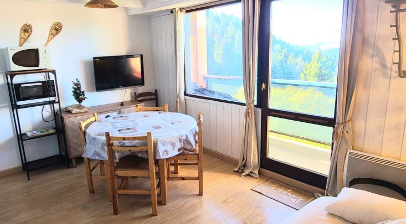 Photo of Le Vernon N 406 - ST5