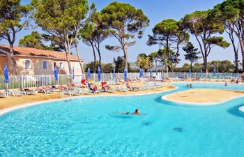 Mas des Vignes Holiday Home 3 Holiday Home