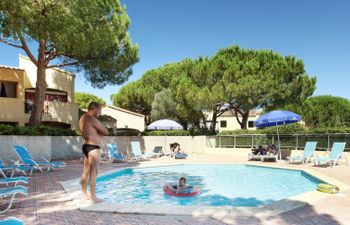 Saint Loup Holiday Home