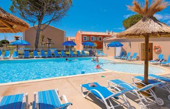 Le Mas des Flamants Holiday Home