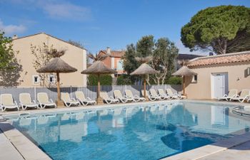 Le Mas des Flamants Holiday Home