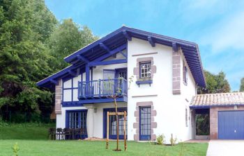 Le Domaine de Lana Holiday Home