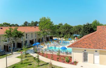 Le Petit Pont Apartment 3 Holiday Home