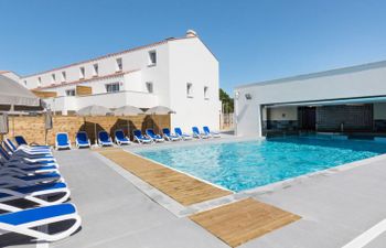 Le Domaine des Pins Apartment 3 Holiday Home