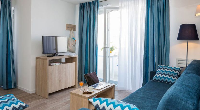 Photo of Le Domaine des Pins Apartment 2