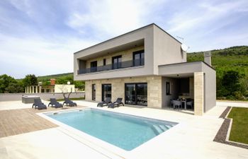 Leila Holiday Home