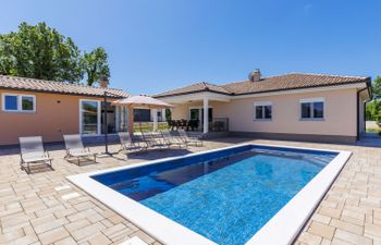 Villa Fortuna Holiday Home