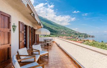 Papandrea Holiday Home
