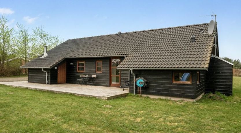 Photo of "Harri" - 850m from the sea