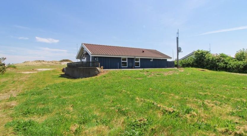 Photo of "Edmer" - 50m from the sea