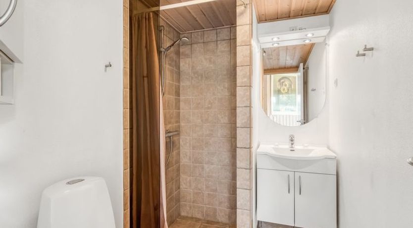 Photo of "Rekke" - 300m to the fjord