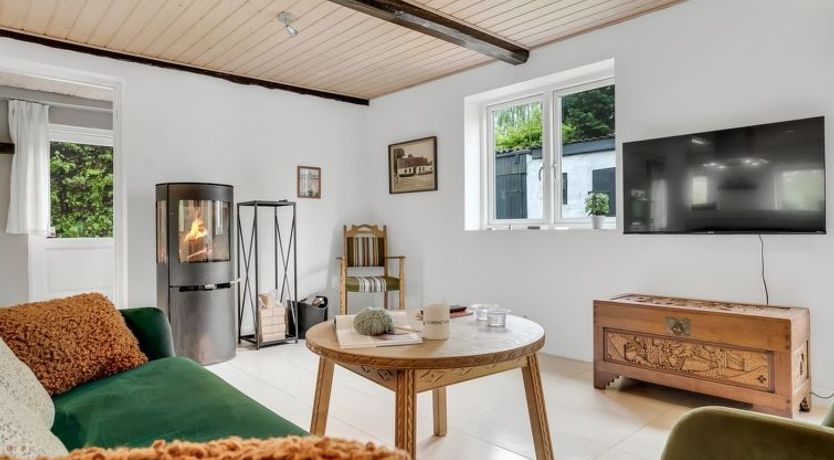 Photo of "Onida" - 5.5km from the sea