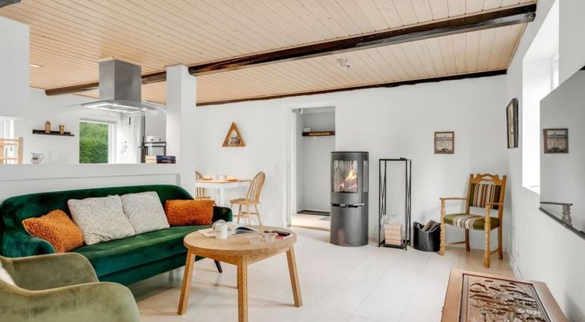 Photo of "Onida" - 5.5km from the sea