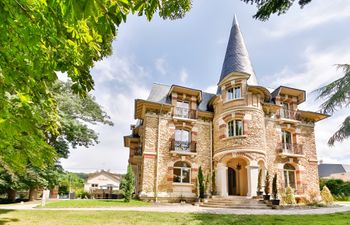 Château Charming Holiday Home
