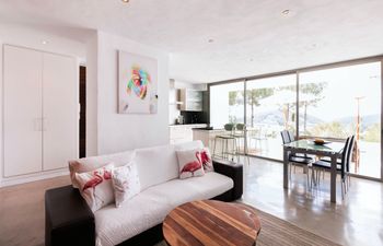 Intimate Oasis Holiday Home