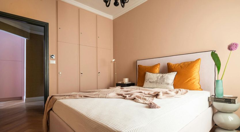 Photo of Murano Pearl