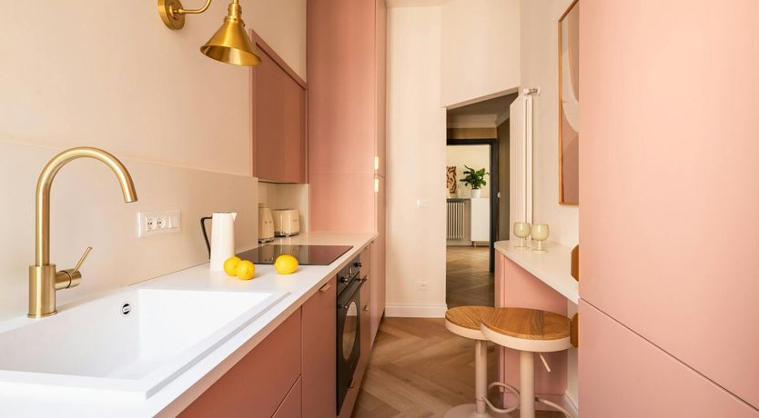 Photo of Murano Pearl