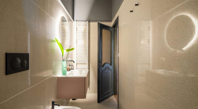 Photo of Murano Pearl