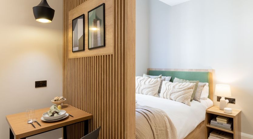 Photo of Cream & Buttercup