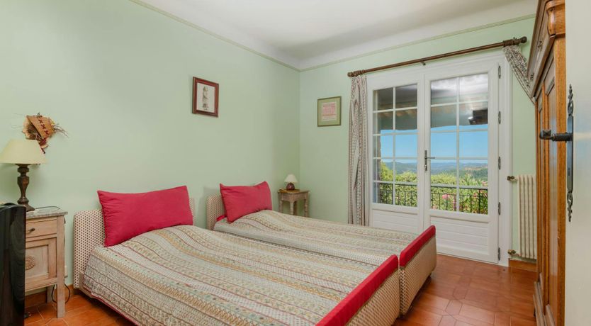 Photo of Lac de Saint-Cassien View