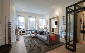 Photo of Knightsbridge Chic