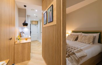 Sloane Pearl Holiday Home