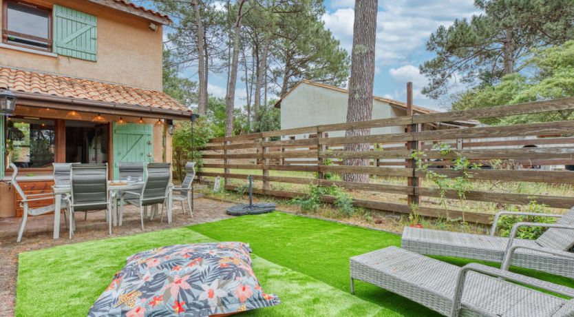 Photo of Les Cracks - Les As Holiday Home 11