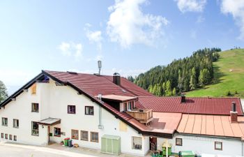Maisonette Apartment 4 Holiday Home