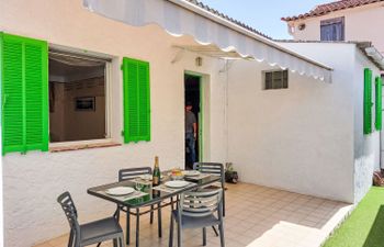Bord de Mer Holiday Home