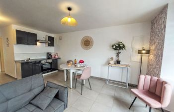 Ty Roz Holiday Home