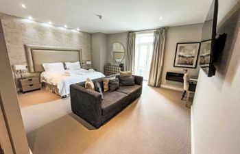 Llawnroc Rooms Holiday Home