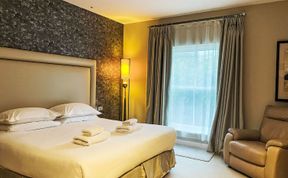 Photo of Llawnroc Rooms Apartment 5