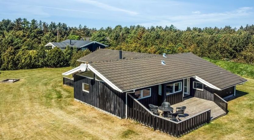 Photo of "Juris" - 950m from the sea