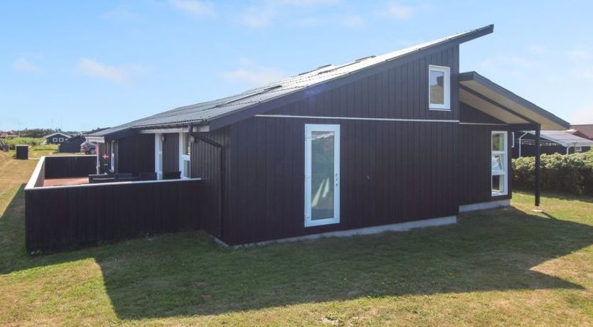 Photo of "Hroswitha" - 100m from the sea