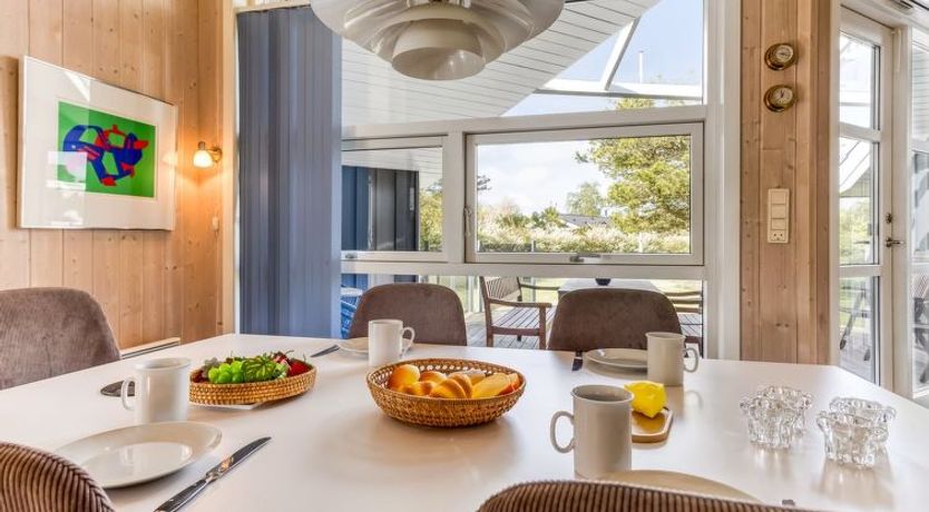 Photo of "Winona" - 250m from the sea