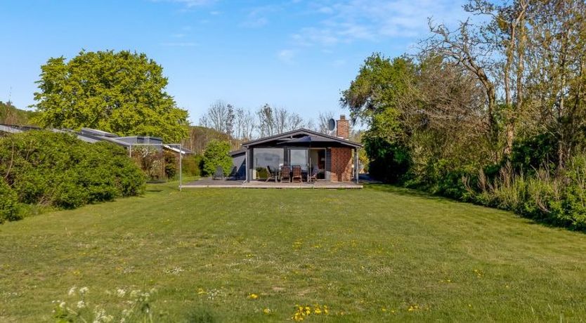 Photo of "Ørn" - 5m from the sea